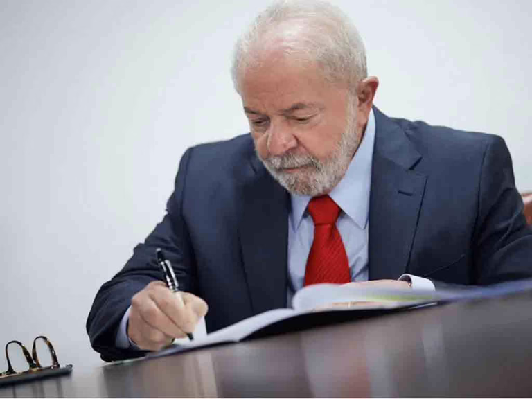 lula-firma-decreto